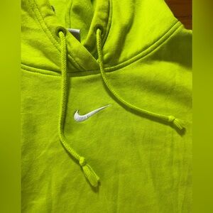 Vintage Nike Men's Green Center Swoosh Pull Over Hoodie Size XL